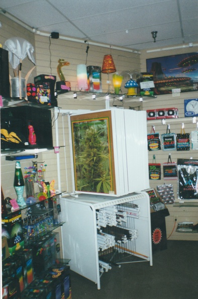 2000-07-Store-002.jpg