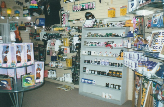 2000-07-Store-005