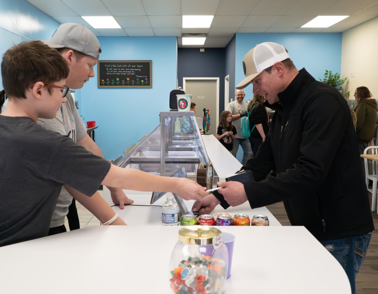 P4043239-Enhanced-NR